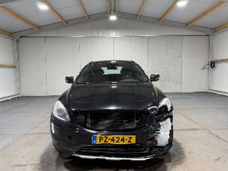 Volvo Xc-60 2.0 D4 133kW FWD SUMMUM Clima picture 4