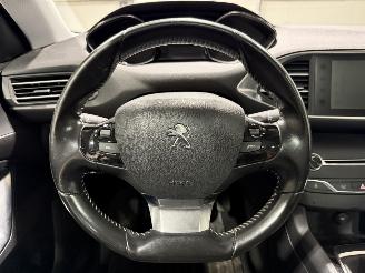 Peugeot 308 1.2 96kW PureTech Style Airco Navi picture 14