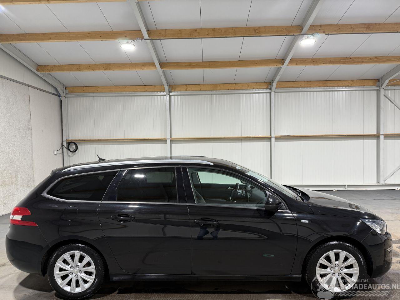 Peugeot 308 1.2 96kW PureTech Style Airco Navi