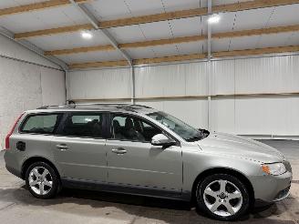 Volvo V-70 2.4 D5 136kW  Automaat Leder Kinetic picture 2