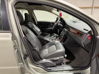 Volvo V-70 2.4 D5 136kW  Automaat Leder Kinetic picture 31