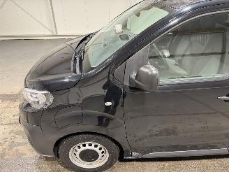 Peugeot e-Expert 50kWh 100kW Premium Navi Camera picture 17