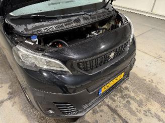 Peugeot e-Expert 50kWh 100kW Premium Navi Camera picture 25