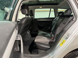 Skoda Octavia 1.6TDI 81kW Automaat Panoramadak picture 38