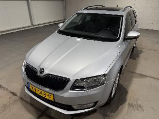 Skoda Octavia 1.6TDI 81kW Automaat Panoramadak picture 21
