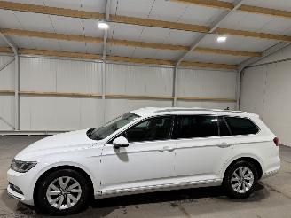 Volkswagen Passat 1.6TDI 88kW Clima Connected Series picture 9