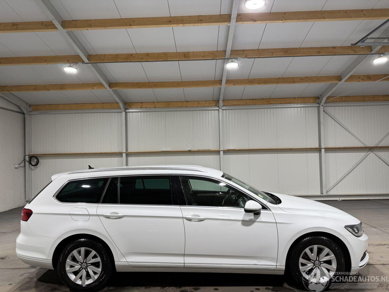 Volkswagen Passat 1.6TDI 88kW Clima Connected Series