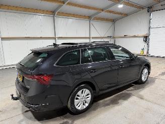 Skoda Octavia 1.0e-TFSI 81kW Automaat Pano Business Edition picture 5