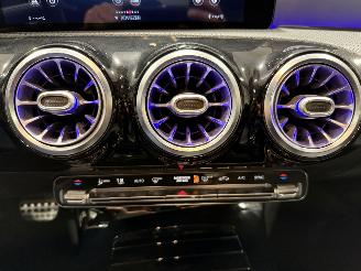 Mercedes Cla-klasse 200 120kW Automaat Business Solution AMG Panoramadak picture 29