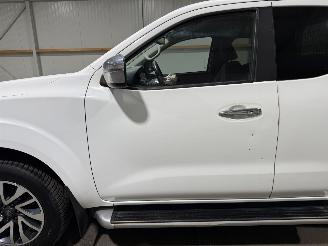 Nissan Navara 2.3dCi 120kW N-Connecta King Cab picture 19