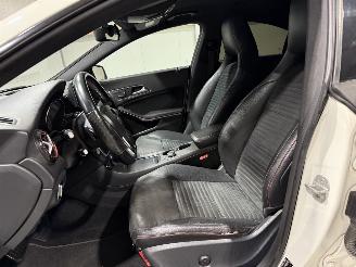 Mercedes Cla-klasse 200 115kW Automaat Airco Camera picture 28