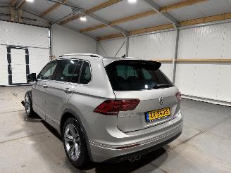 Volkswagen Tiguan 1.5TSI 110kW Automaat ACT Highline Business R picture 12