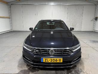 Volkswagen Passat 1.5TSI 110kW Automaat Highline Business R Pano picture 4