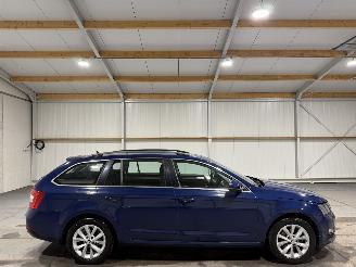 krockskadad bil auto Skoda Octavia 1.0TSI 85kW Greentech Ambition Business 2017/8