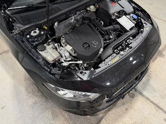 Mercedes A-klasse 200 120kW Automaat Business Solution AMG Upgrade picture 25
