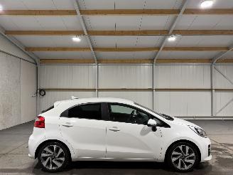 Schadeauto Kia Rio 1.2CVVT 63kW Airco ExecutiveLine 2017/1