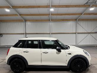 Vaurioauto  passenger cars Mini One 1.5 55kW One First 2015/12