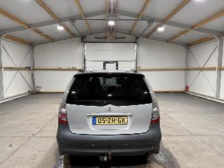 Mitsubishi Grandis 2.4-16V 121kW Automaat InSport 7 Persoons picture 7