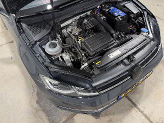 Volkswagen Golf 1.4TSI 110kW Automaat Highline Pano Business R picture 25