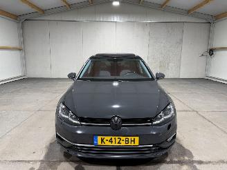 Volkswagen Golf 1.4TSI 110kW Automaat Highline Pano Business R picture 4