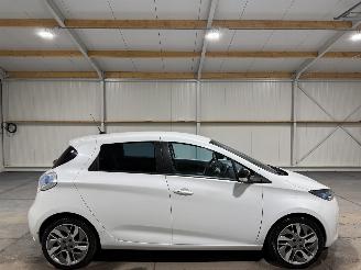 uszkodzony samochody osobowe Renault Zoé 22kWh 65kW Q210 INCLUSIEF ACCU Zen Quickcharge 2013/6