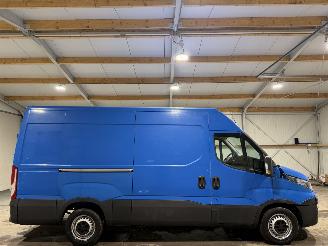 uszkodzony samochody ciężarowe Iveco Daily 35s13V 2.3D 93kW Trekhaak H3L 2015/3