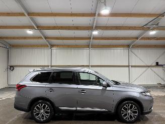 uszkodzony samochody osobowe Mitsubishi Outlander 2.0 110kW Automaat Connect Pro 2017/11
