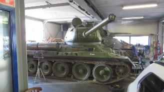 damaged other Overige  T 34 1945  not for sale 1944/6