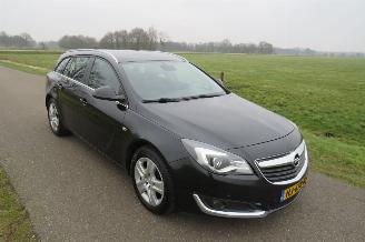 Schadeauto Opel Insignia SPORTS TOURER SW 1.6 136PK CDTI  ECO BUSINESS+ Vol Optie  euro 6 2015/10