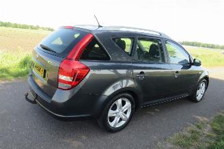 škoda osobní automobily Kia Cee d 1.4 Cvvt 90pk Seven Airco Navigatie Clima Camera   2011 2011/9