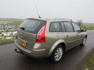 Coche accidentado Renault Mégane Grande Tour 16  Business line navigatie clima  Sportstoelen schuifdak [ schadevrij 2009/4