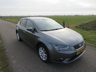 Vaurioauto  passenger cars Seat Leon 14 TSi  122pk Style navigatie Airco stoelverwarming  topstaat 2013 2013/3