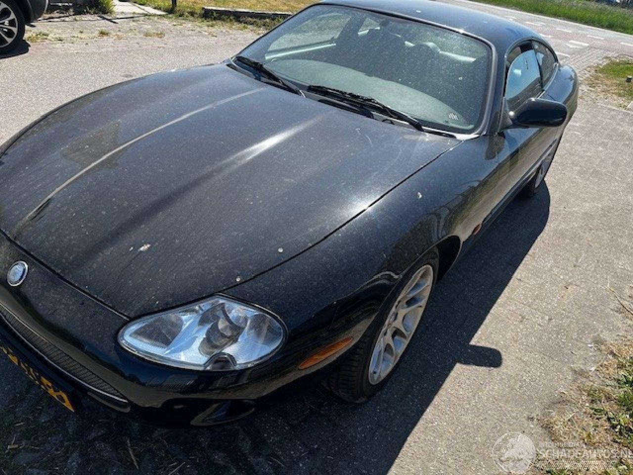 Jaguar Xk-8 v8 coupe