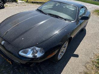 krockskadad bil auto Jaguar Xk-8 v8 coupe 1999/10