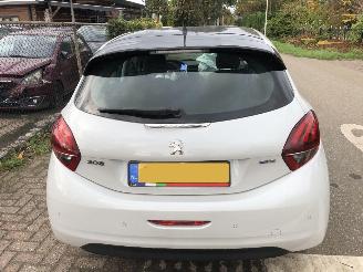 Peugeot 208 208 1.2 PureTech Blue Lion picture 8