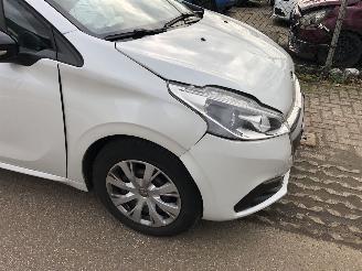 Peugeot 208 208 1.2 PureTech Blue Lion picture 5