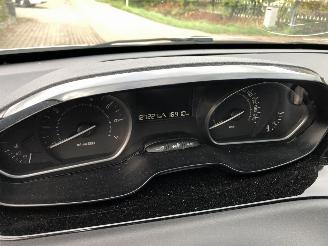 Peugeot 208 208 1.2 PureTech Blue Lion picture 13