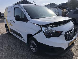 krockskadad bil bedrijf Opel Combo Combo 1.5D L1H1 Edition 2020/11