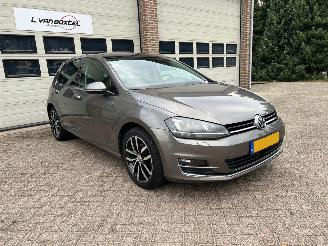 damaged passenger cars Volkswagen Golf 1.4 TSI ACT Pano Clima Navi 91410 Km ! 2013/10