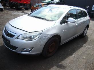 demontáž osobní automobily Opel Astra  2013/1