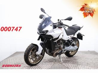 uszkodzony motocykle Moto Guzzi  V100 Mandello LED Cruise BY 2023 2023/7