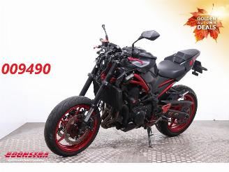 krockskadad bil motor Kawasaki  Z900 ABS LED 35 KW 2021/2
