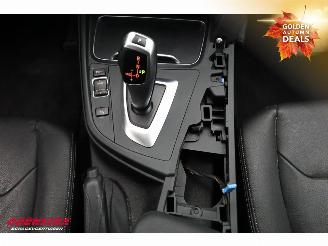 BMW 3-serie Touring 330i Luxury Edition LED Leder Clima Cruise SHZ picture 15