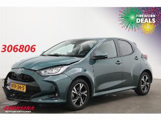 skadebil auto Toyota Yaris 1.5 Hybrid 115 Dynamic LED ACC LRHZ SHZ Camera PDC 3.421 km! 2025/6