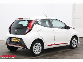 Toyota Aygo 1.0 VVT-i x-play Apple/Android Airo Cruise Camera 57.976 km! picture 3