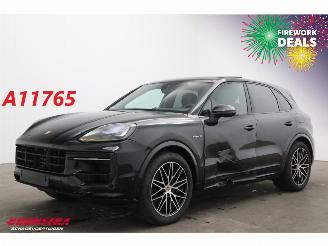damaged passenger cars Porsche Cayenne 3.0 E-Hybrid Pano Bose ACC Memory 360° Sport Chrono 3.038 km! 2025/6