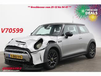 Unfallwagen Mini Cooper SE Camden Edition 33 kWh LED Navi Clima Cruise SHZ PDC 2024/2