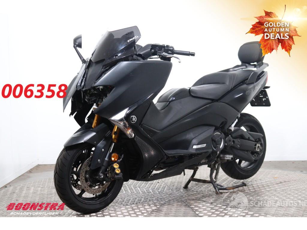 Yamaha  T-Max 530 Black Max Akrapovic