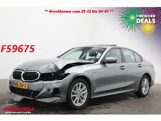 Vaurioauto  passenger cars BMW 3-serie 330e Schuifdak 360° LED Cruise SHZ 4.216 km! 2025/8