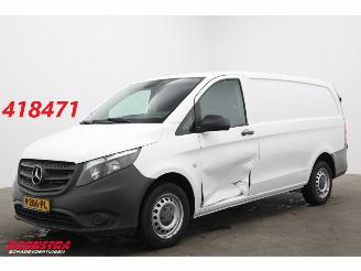 skadebil bedrijf Mercedes Vito 111 CDI Lang Navi Airco Cruise PDC AHK 2018/10